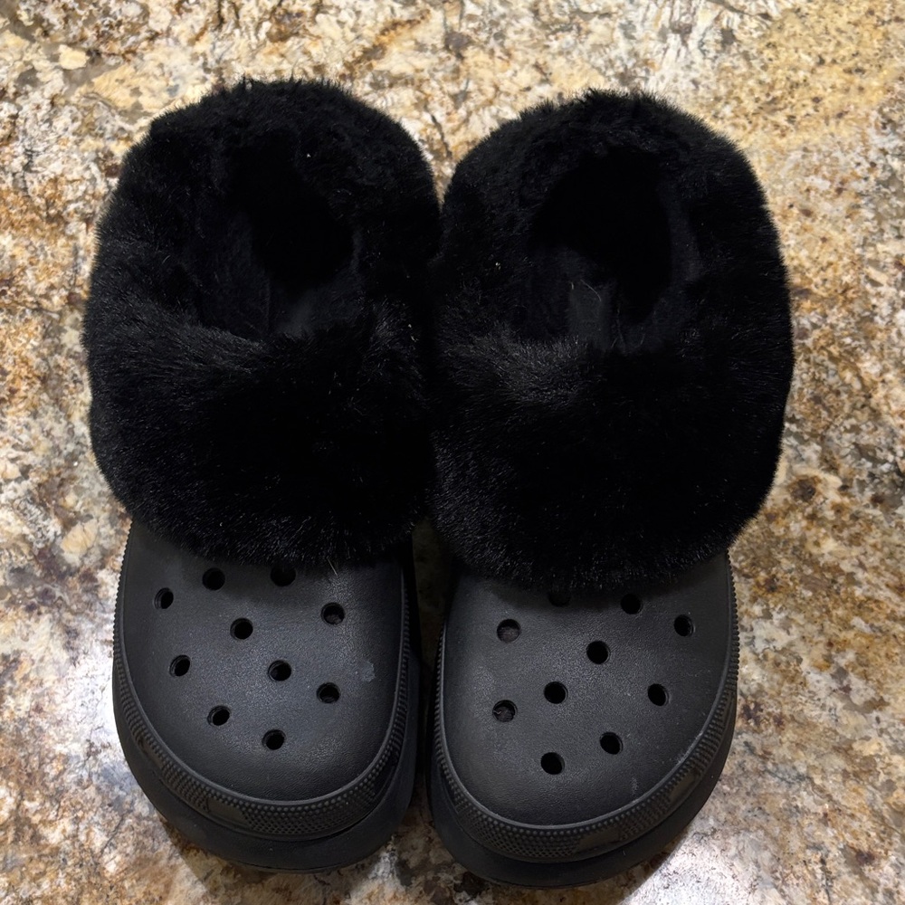 CROCS Black Fur Lined Mules